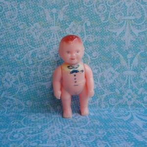 Vintage 2-1/4&quot; Renwal 1940&#39;s Miniature Side Glancing Eyes Hard Plastic Dollhouse Doll in Yellow Shirt and Grey Undies * Movable Arms & Legs