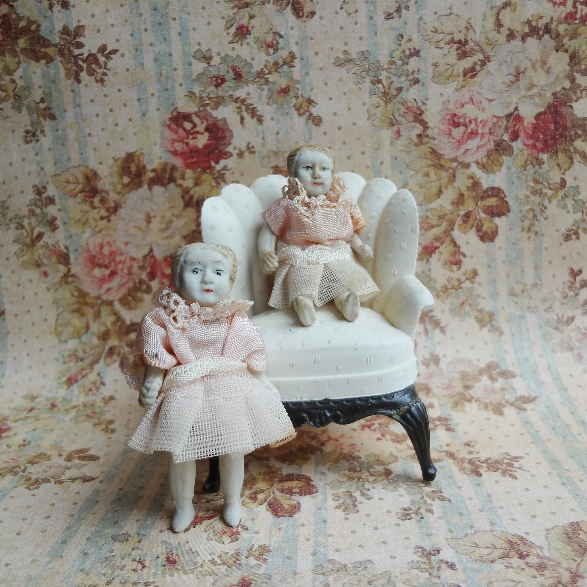 Antique Bisque Twin Dolls * Miniature Wire Jointed Dolls * Original Clothing * 2-1/2" 1900s Doll House Dolls * 1 Doll Re-Glued Foot * Read