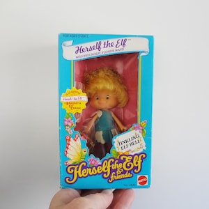 Herself the Elf with Her Magic Flower Wand, Bracelet & Elf Charm, Tinkling Bell, Pixie Comb * 1982 Mattel No. 4842 MIB 5&quot; Vintage Doll