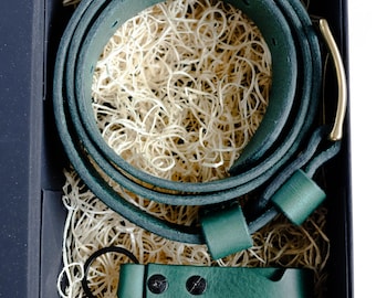 Forest Green Leather Belt & Phone Stand Keychain Set – Solid Brass Hardware, Handmade Poland