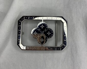 Louis Vuitton Silver Belt Buckle LV Metal Logo Stylish  display picture 2