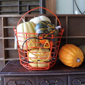 1998 Halloween JOL wire pail bucket, Halloween JOL basket, Orange and Yellow wire Jack-O&#39;-Lantern, Fall table decor, small pumpkin display