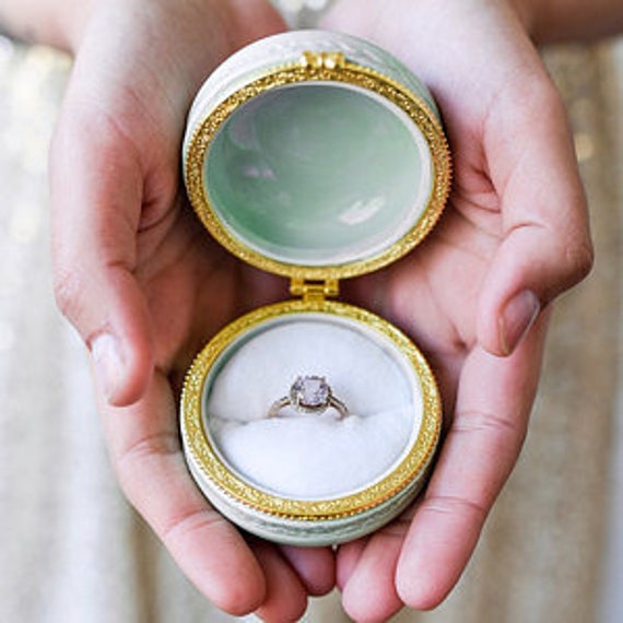 macaron ring box