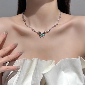Gradient Butterfly necklace,Fashion Necklace,Retro Streetwear necklace,Gothic Jewelry Necklace,y2k women punk necklace,chain linkingnecklace