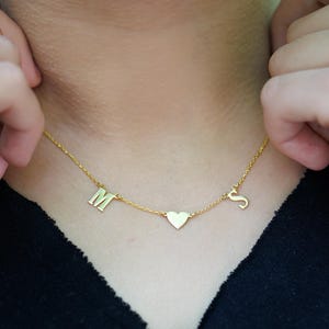 Collar con inicial personalizada y corazón – Collar con letra personalizada – Regalo de plata de ley 925 – Joyas delicadas para el día a día para ella
