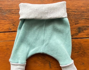 Cashmere Baby Pants 0-6m / Unisex Grow Leggings / Warm Soft Base Layer / Longies / Harem / Coming Home / Baggy / Newborn / Extendable