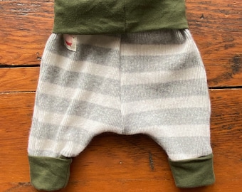 Cashmere Baby Pants 0-6m / Unisex Grow Leggings / Warm Soft Base Layer / Longies / Harem / Coming Home / Baggy / Newborn / Extendable