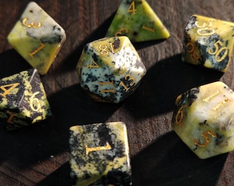 天然イエロー＆ブラックサーペンタインジェムストーンダイスセット | グラウンディングミスティック DND RPG ダイス ドルイド用