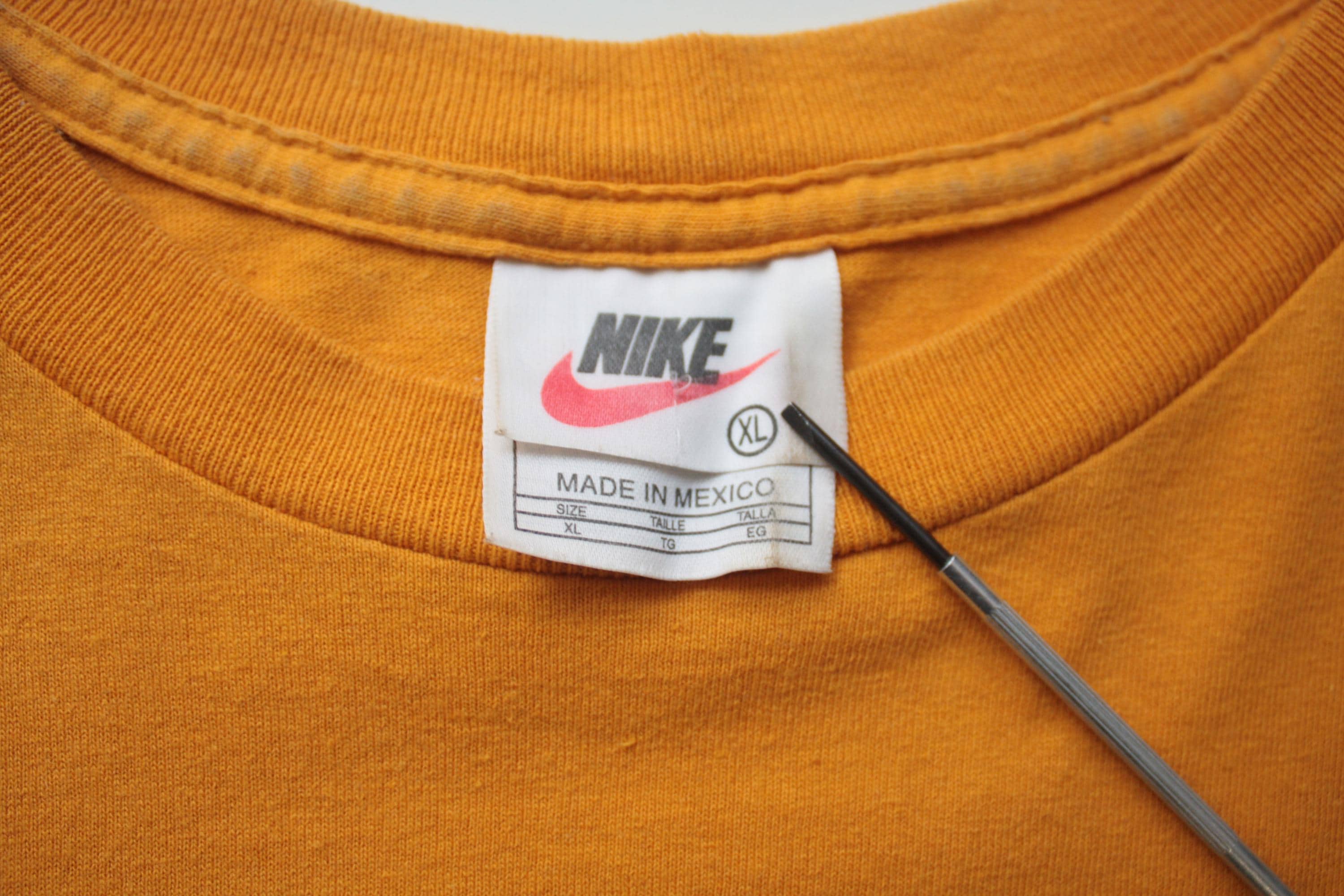 Nike Vintage Yellow Swoosh Tee XL 90s - Etsy