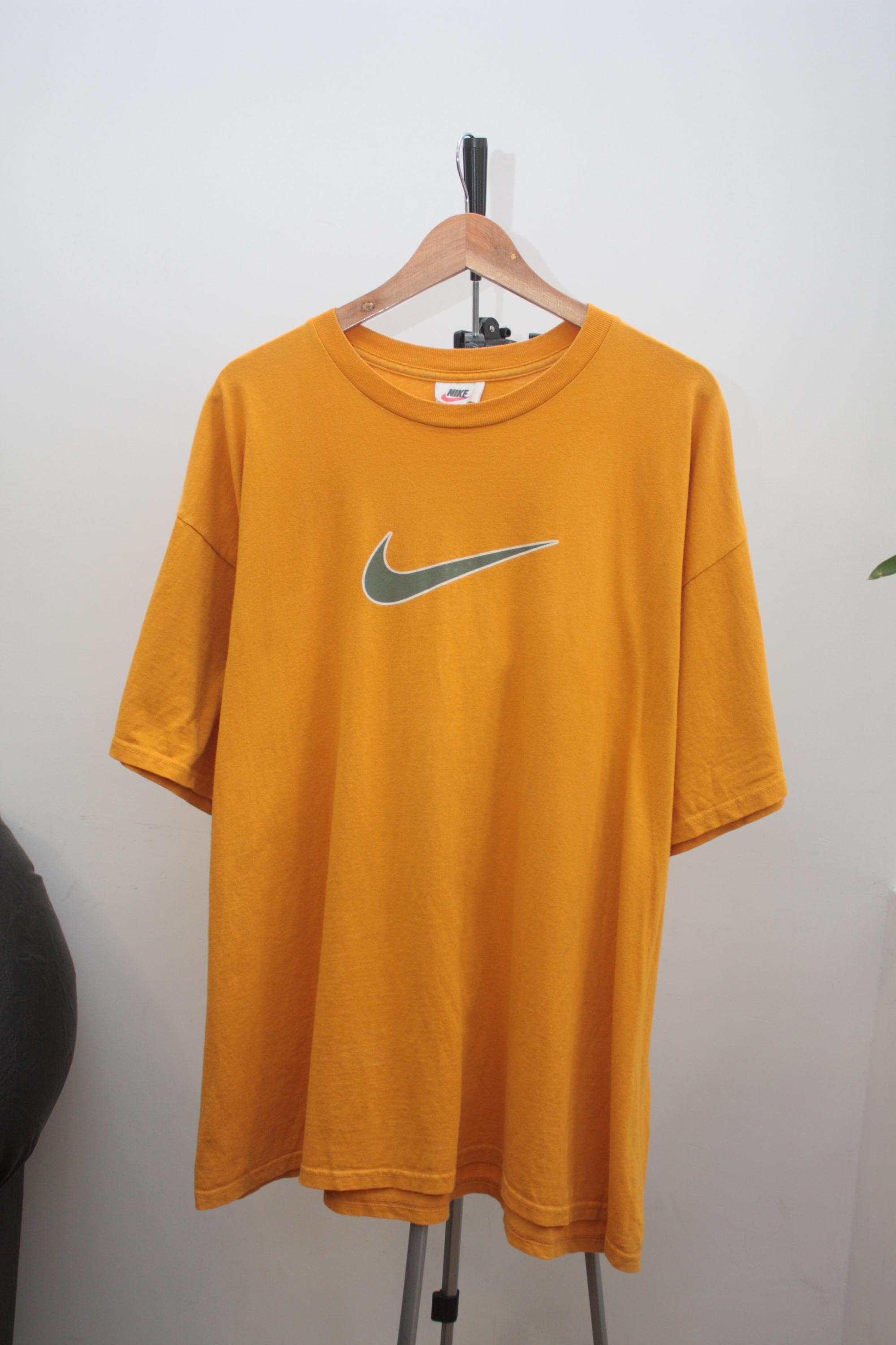 Nike Vintage Yellow Swoosh Tee XL 90s - Etsy