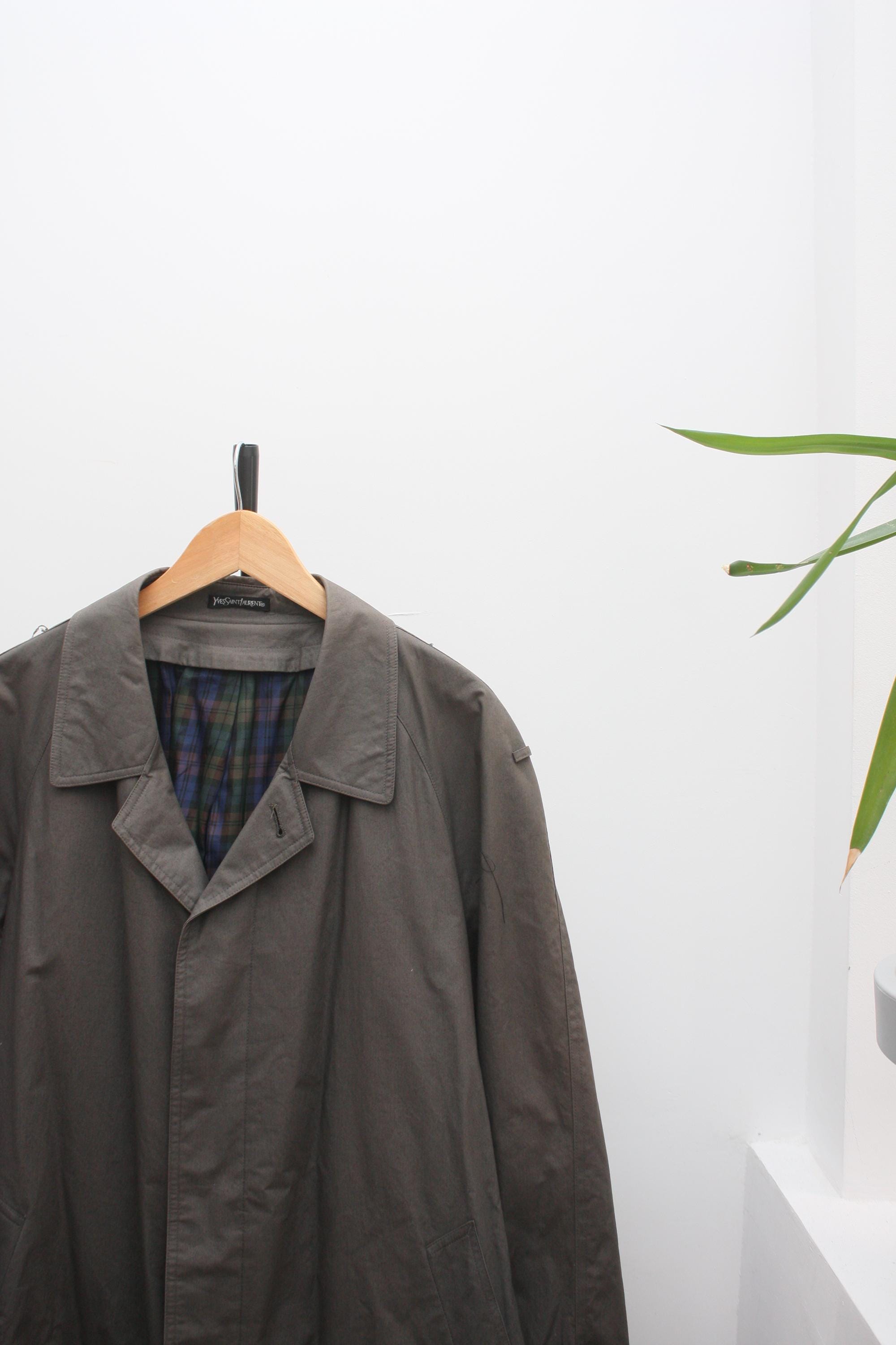 イヴ・サンローランのヴィンテージトレンチコート - Etsy 日本