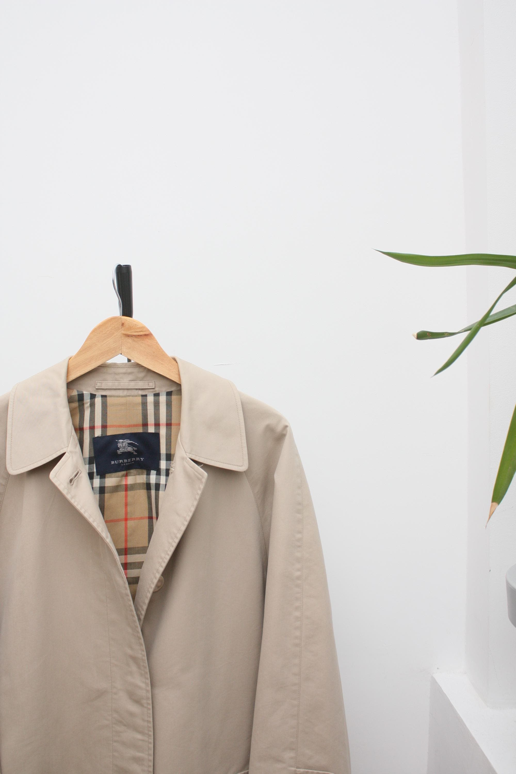 ジャケット・アウター Special Vintage Burberry coat for Women Vintage Burberry Trench Coat In Women's Coats & Jackets for