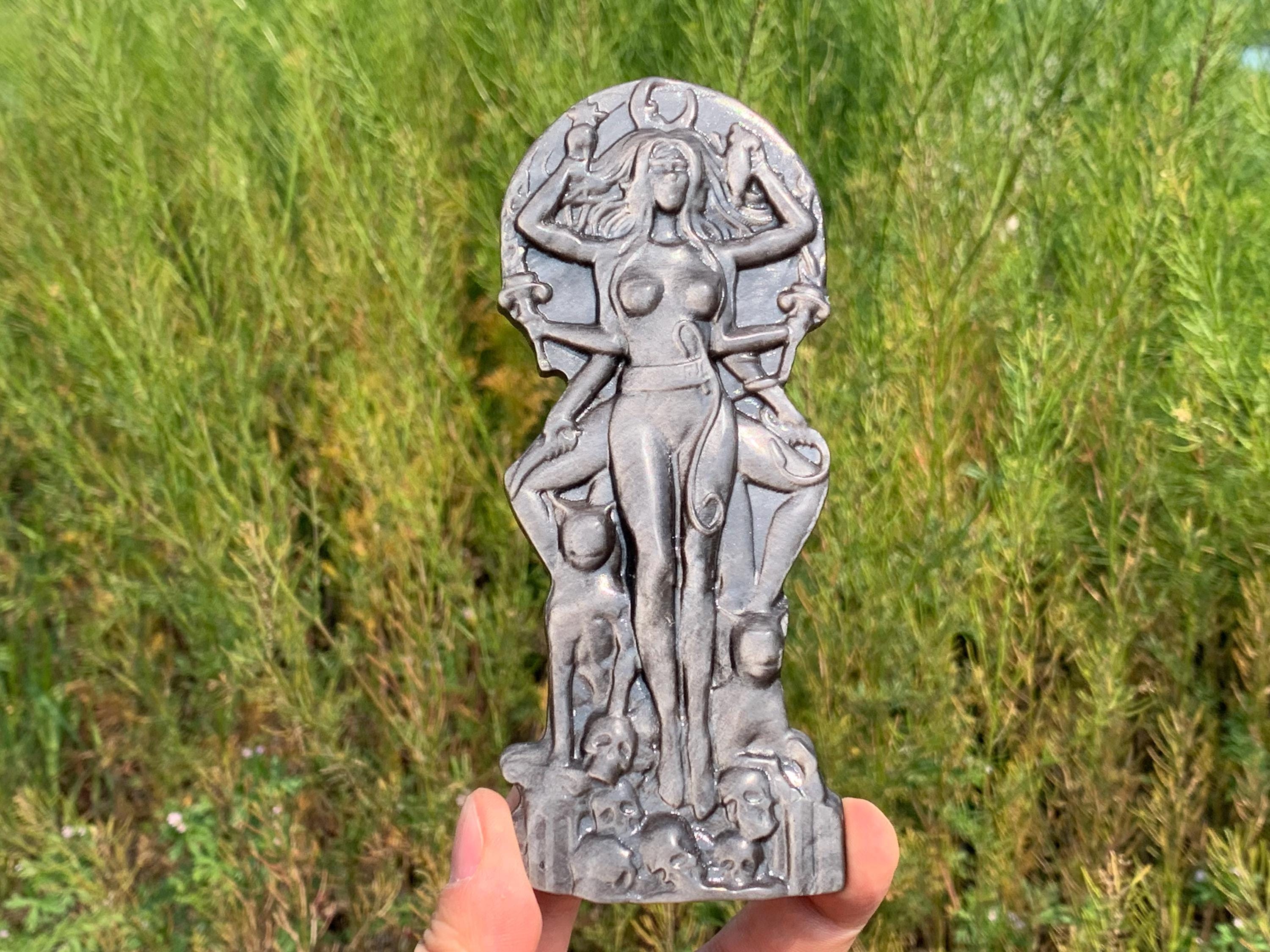 Hecate statue - Etsy 日本