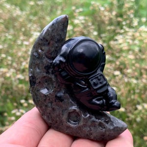 2.8&#39;&#39;+ Natural Obsidian+Yooperlite quartz,quartz crystal,hand carved,Crystal Astronaut,Astronaut skull,Fine Crystal Gifts 1pc