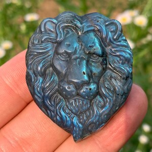 Hand Carved Labradorite Crystal Lion: Quartz Sculpture (1.6'')