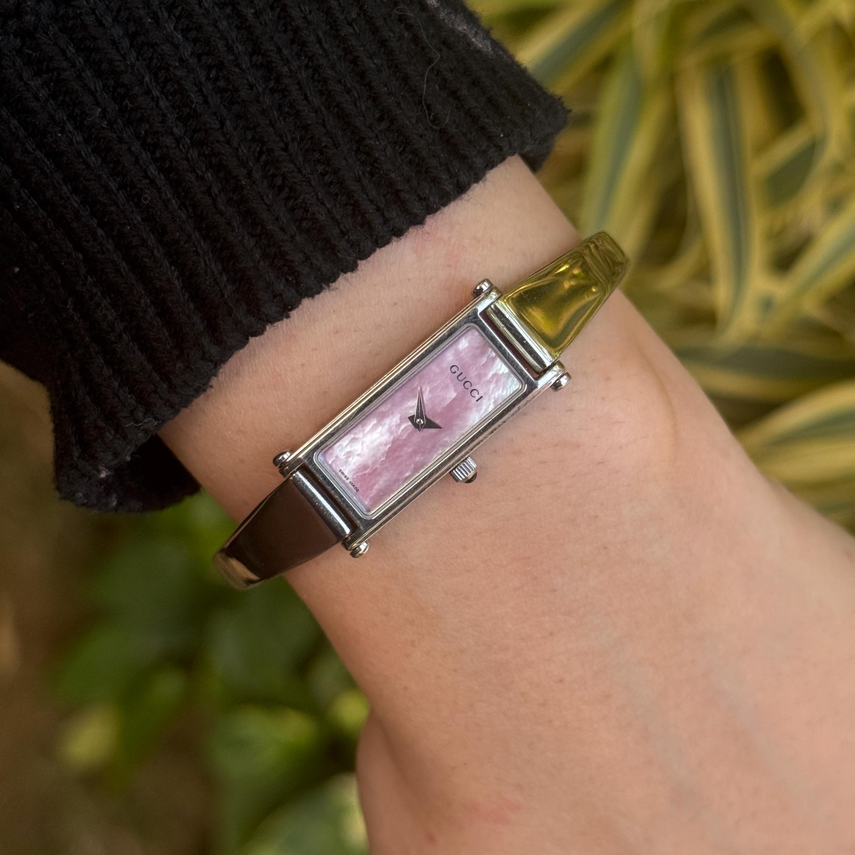 マイラさん専用 GUCCI 1500 Rectangle Bangle Wat Gucci 1500L Vintage Ladies Bangle Watch with Black Dial in Steel