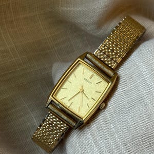 Vintage Seiko Gold Ladies Watch 1990/ 7321 6010 /Japan Quartz/ Rectangular Dial /Classic Retro Dress Watch