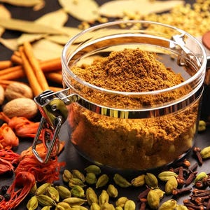 Organic Ground Garam Masala Powder.