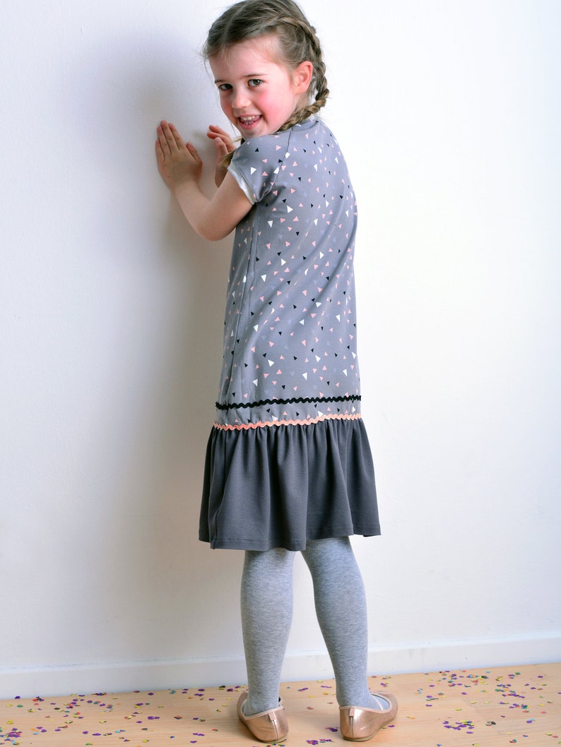 girl dress grey triangle button by STADTKIND POTSDAM