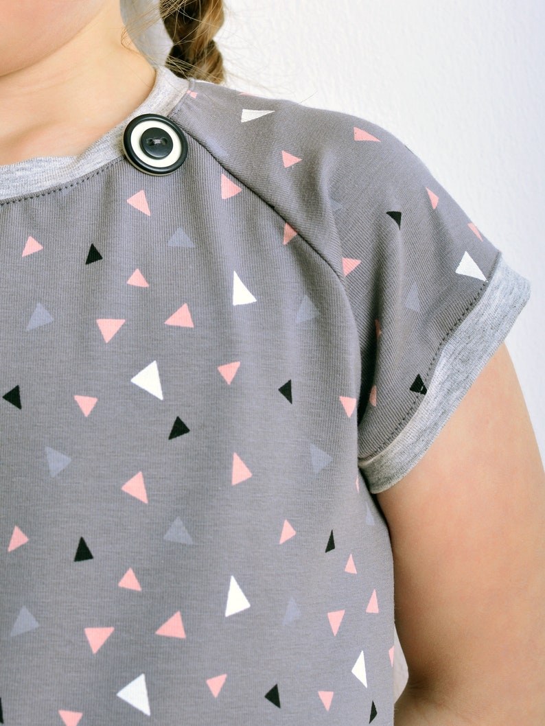 girl dress grey triangle button by STADTKIND POTSDAM
