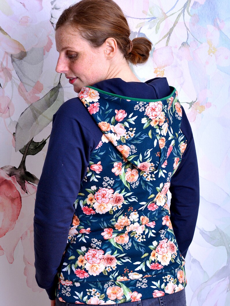 Blouson à capuche DENISE veste bleu fleurs bleu foncé by STADTKIND POTSDAM image 4