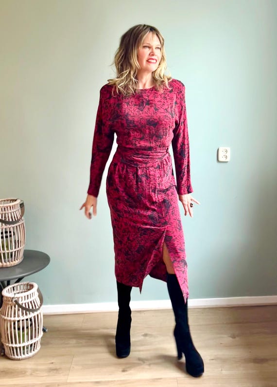 retro silk dress Ava Vintage Blush Slip The Lola Silk Slip dress is Erica Tanovs first silk slip dress design and has been an essential for leading ladies since it debuted at Barneys in the early 1990s  from Madonna to Julianne Moore Vintage Silk Dress - Long
