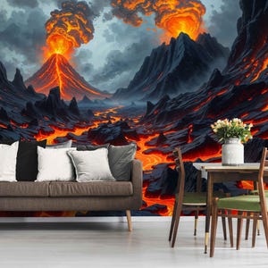 Puede incluir: Un mural dramático que representa un paisaje volcánico con flujos de lava ardientes y volcanes en erupción. La obra de arte presenta una paleta de colores oscuros con vibrantes acentos naranjas y rojos. Un sofá marrón con cojines blancos y un comedor están frente al mural.