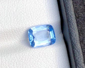 Santa Maria Blue Aquamarine Gemstone: 1.40 ct VVS Cushion Cut