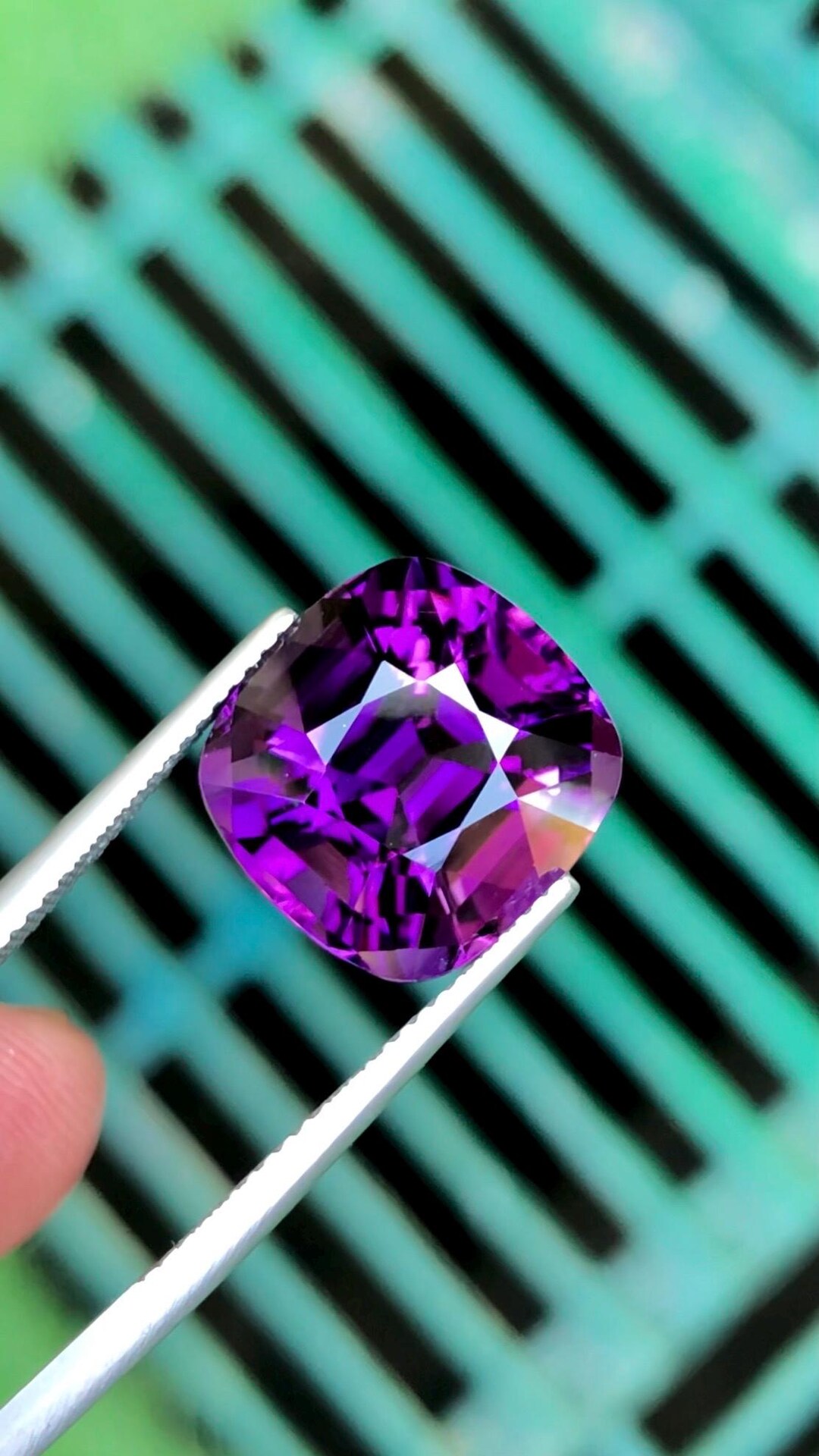Extreame Rare Blue Hue: Color Shifting 10.26 Ct Amethyst Rwanda Mine ...