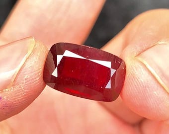 One of the Fire – The Radiant 11.03 ct Imperial Pink Malaya Garnet Jewel
