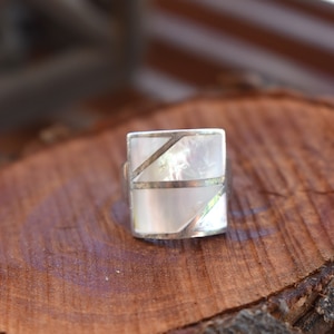 Vintage ring sterling silver inlaid mother of pearl ladies ring statement ring geometric design boho jewelry bohemian ring gift for her