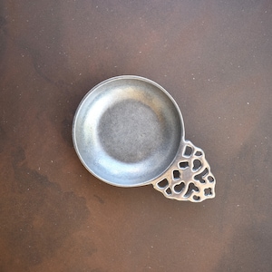 Wilton Armetale RWP porringer porridge bowl with handle rustic primitive farmhouse country decor USA metal bowl Thanksgiving