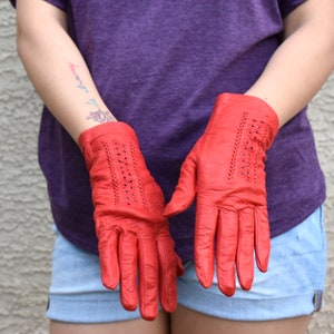 Vintage leather ladies gloves bright red scarlet elegant women fashion accessories