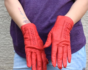Vintage leather ladies gloves bright red scarlet elegant women fashion accessories