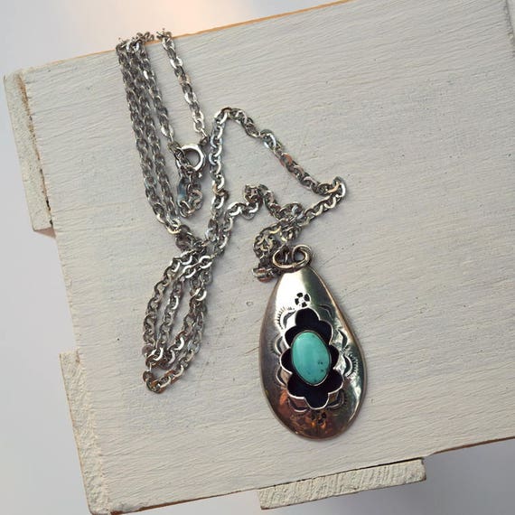 Vintage Necklace Turquoise Sterling Silver Native American  Vintage Native American Navajo Boho Style Sterling Silver Turquoise Necklace main image 0