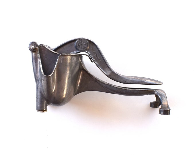 Vintage Hand Juicer Wearever TACUCO Aluminum Citrus Juice Squeezer