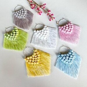 Macramé Wine Glass Charms – Set of 6 Pastel Boho Drink Markers – Handcrafted Cotton Fringed Tags – Party Gift, Wedding Favor