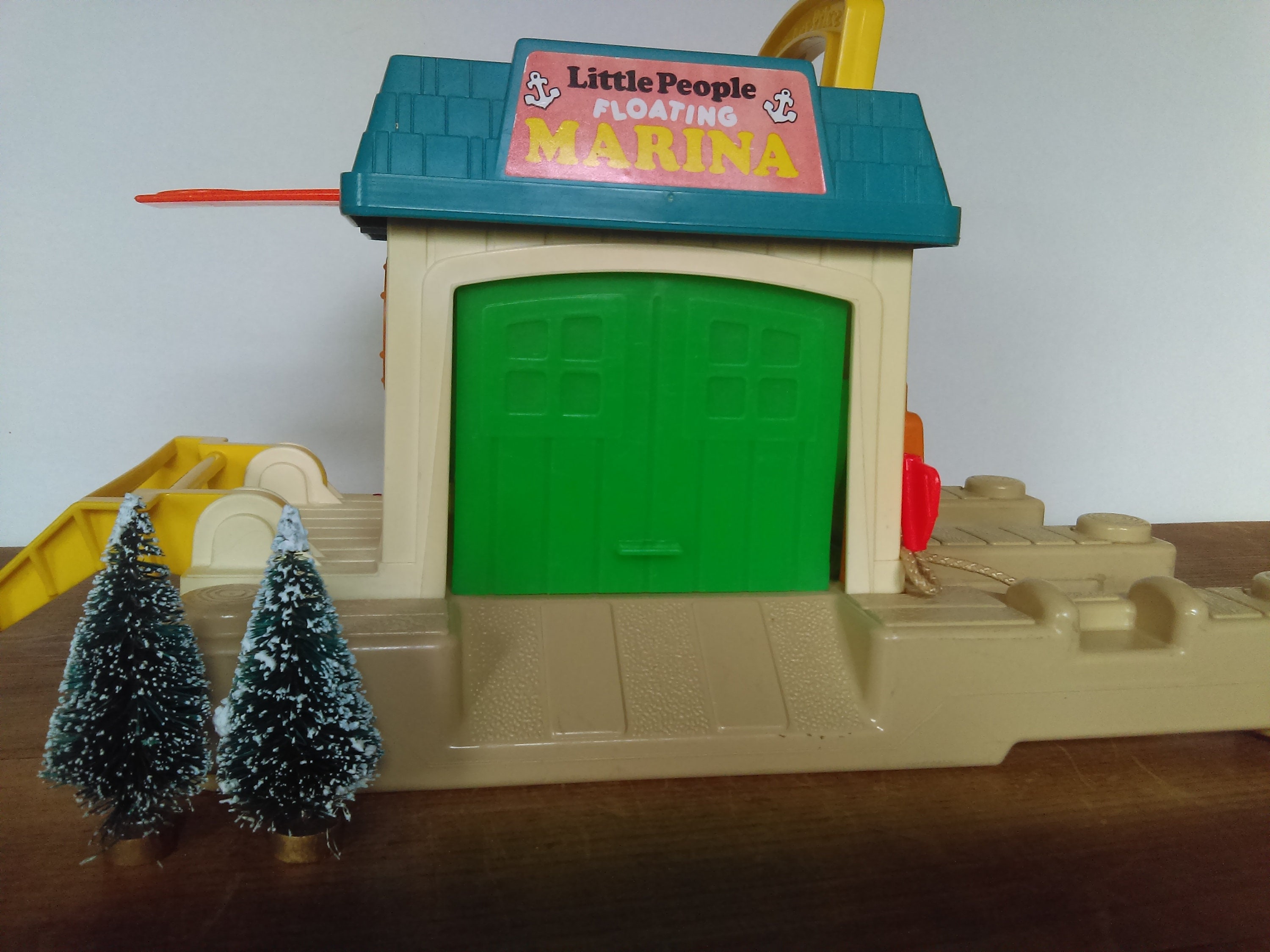 fisher price floating marina