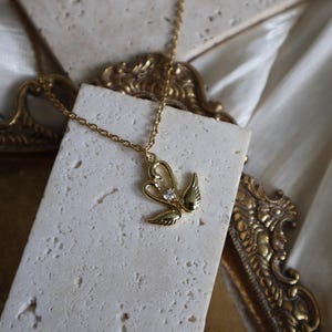 Gold Swan Necklace, The Lovers Necklace, Swan Jewelry for Her, Sparkly Necklace, Anniversary Gift, Gold Swan Accessories, Layering Necklace