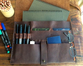 iPad Holder Organizer / Leather iPad Travelers Case / Handmade Leather Tablet Pocket Folio / Made by Hand in NYC