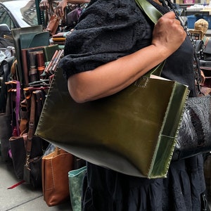 Park Tote, Structured Leather Tote Bag in Dark Green Leather, Handmade Leather Shoulder Bag, Made by Hand in NYC