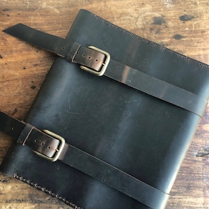Portfolio for artist, Leather portfolio folder, 4 pocket folder, Art carrying case, Artist portfolio holder, Leather sketchbook cover