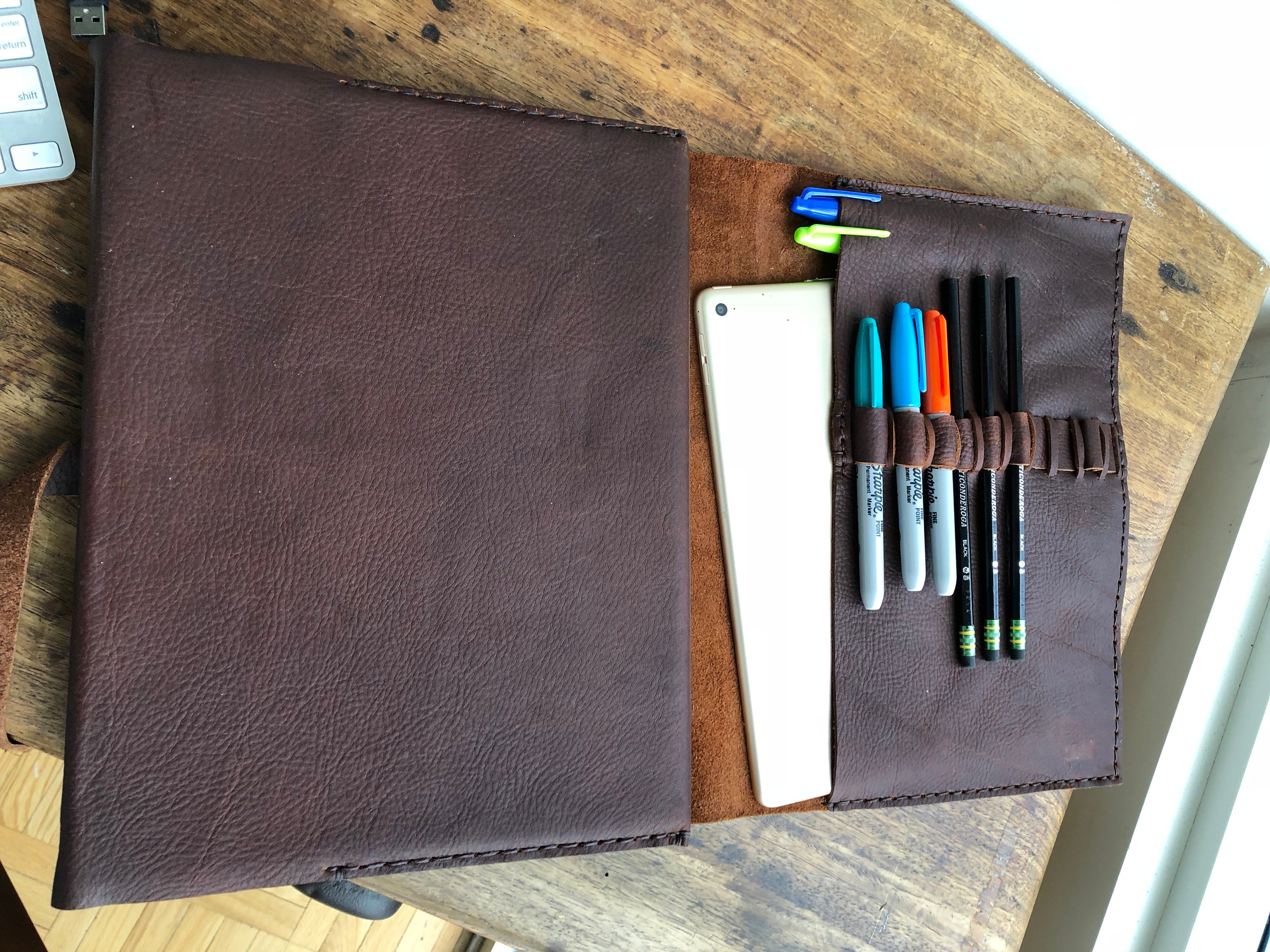 Large Sketchbook / Handmade Leather Refillable Sketchbook / iPad Pocke –  Luscious Leather NYC