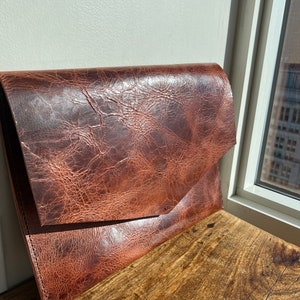 Fidi Laptop Sleeve, Large Document Holder, Leather Laptop Sleeve in Bridle Leather, Marble Brown Leather Laptop Case