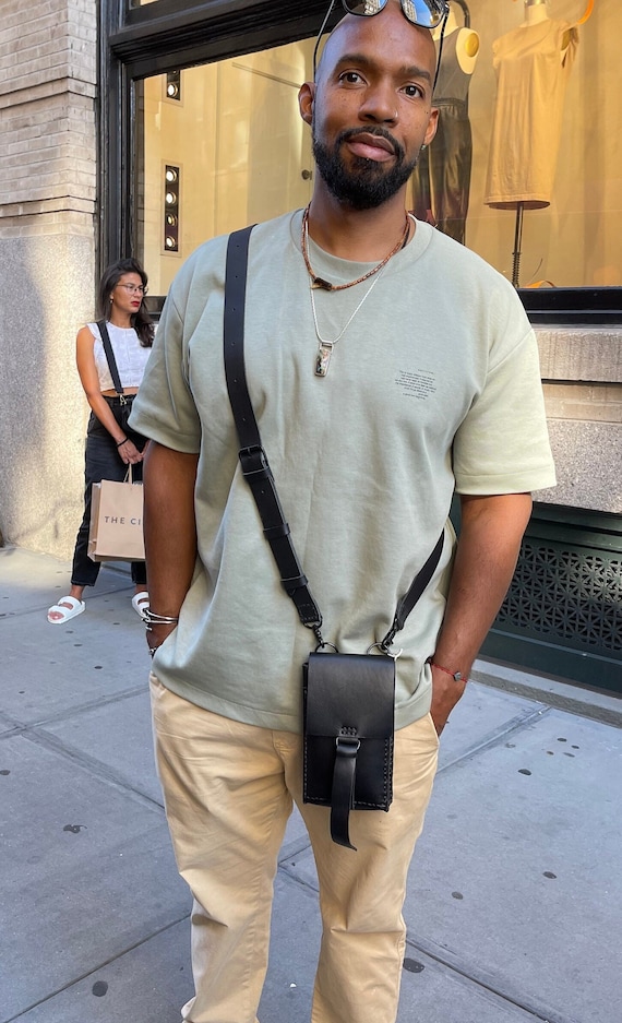iPhone Crossbody Bag / Mini iPhone Case / Black Leather iPhone Case / Black Vegetable Tan Leather / Hand stitched in NewYork
