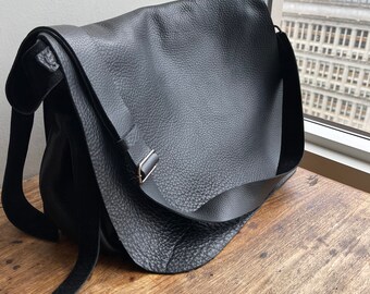 Viktor Taiga Leather Messenger Bag