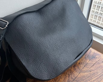 Black Crossbody Bag / Expandable Leather Bag / Large Soft Black Satchel / Black Leather Bag / Made by hand