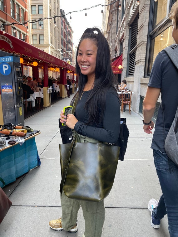 Tulip Tote / Hunter Green Leather Tote Bag / Large Handmade Leather Tote with Adjustable Handles / Made in NY by Hand