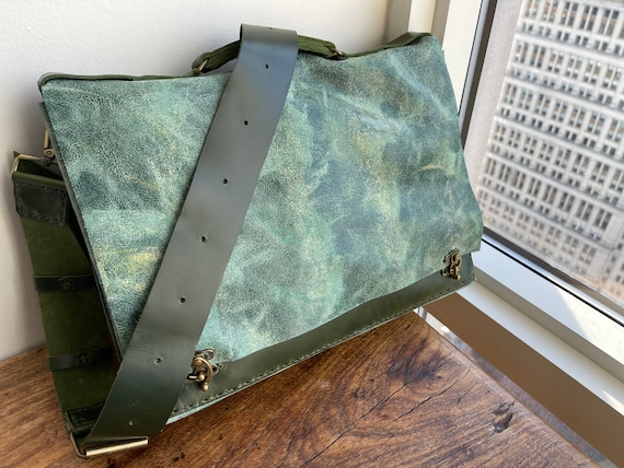 Jade Messenger / Leather Satchel / Custom Leather Messenger Made by Hand / Multi pocket laptop bag