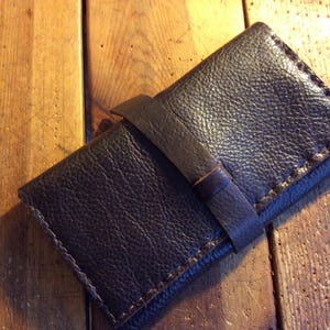 Cartera de cuero tipo clutch, Cartera de cuero de tres pliegues, Cartera de cuero marrón, Clutch de cuero marrón suave